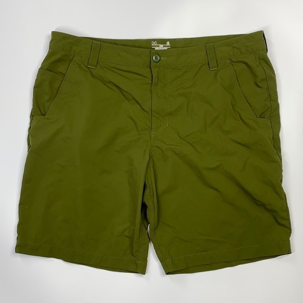 Under Armour Green Loose Fit Heat Gear Shorts Size 40